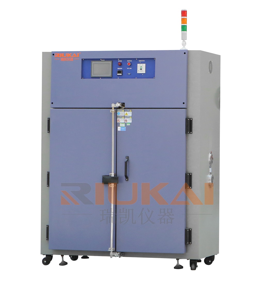 The two main principles of the industrial oven are the heat sources and airflow patterns. Process ovens can obtain their heat from an electric, gas, steam, water or oil source, among others. Additionally, there are also six primary types of airflow, which is essential to configure with product-loading.